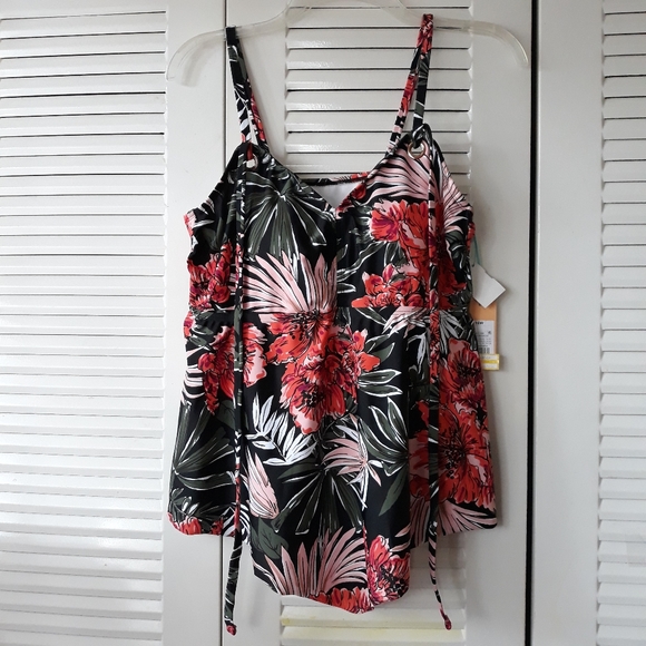 Kana Sol, Beach tops, size 16W. - Picture 1 of 6